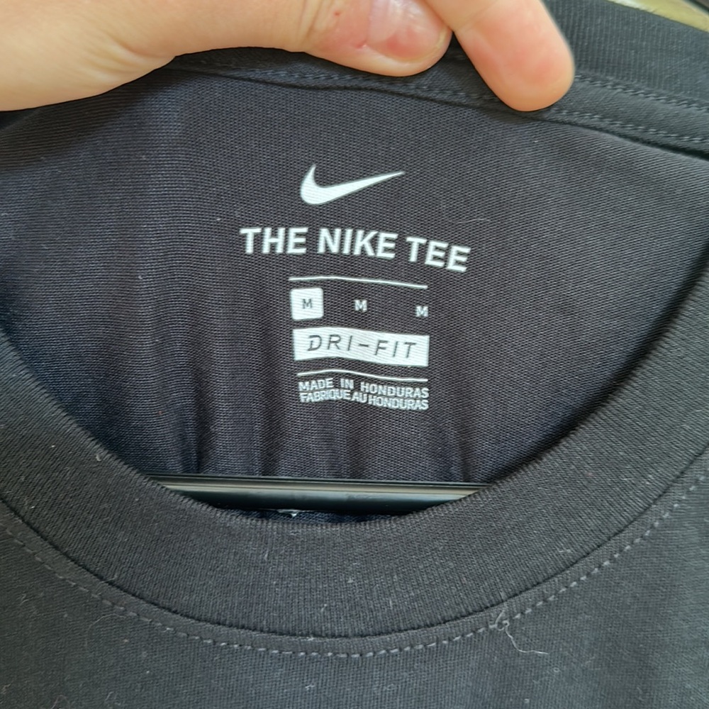 Nike - Picture 3 of 4